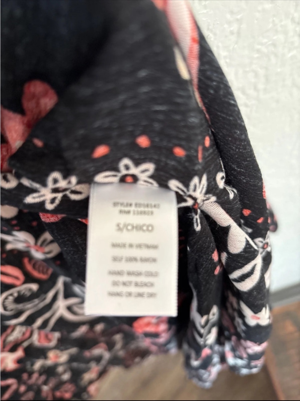 V - NWT - Easel Black Floral Oversized Kimono - Picture 5 of 5